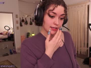 girl
        evelynpiers cam image #602976