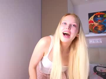 girl
        shyrubate cam image #4554136