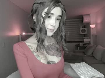 girl
        lonelly_lolly98 cam image #5932068