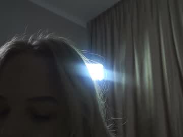 girl
        elsa_jeanie cam image #6552728
