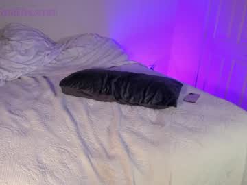 girl
        daisydeville cam image #323550