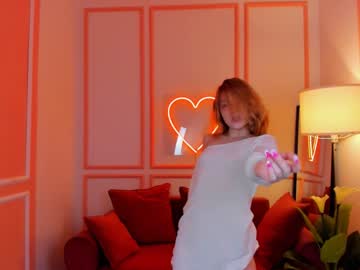 girl
        alice_tucci cam image #4660575