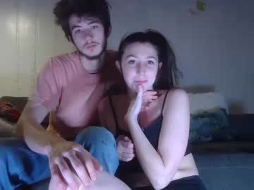 couple
        frecklemoonbaby cam image #3432045