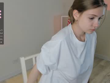 girl
        arky_b1y cam image #2449806