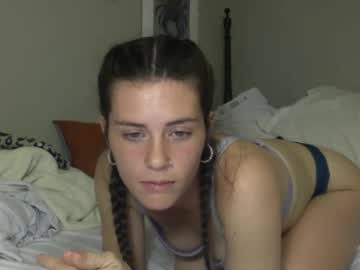 girl
        katieelynn cam image #5919052