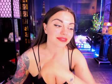 girl
        alma_pearl cam image #1049353