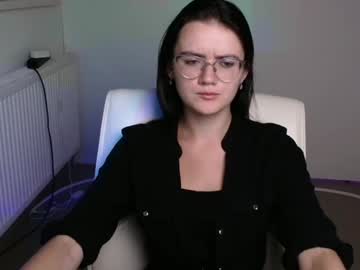 girl
        ketrin_pirsss cam image #4706035