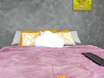 girl
        kaylaa_fox cam image #2543522
