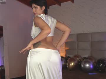 girl
        laura_roldan cam image #3442923