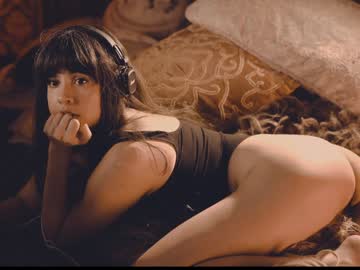 girl
        ingennui cam image #1529687