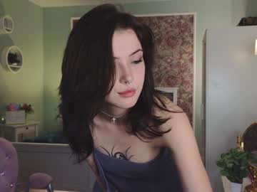 girl
        adelina____ cam image #3730845