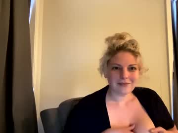 girl
        secretmama91 cam image #1296115