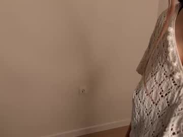 girl
        doublecheesee cam image #6204236