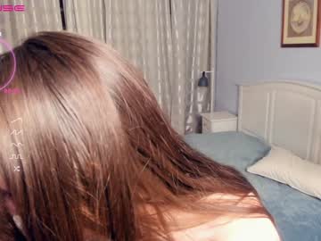 girl
        suealexander cam image #1073372