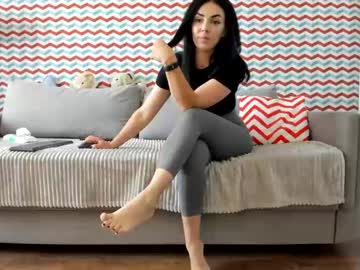 girl
        missnelly cam image #2458223