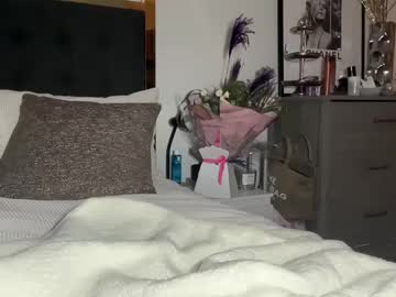 girl
        cuteroselyn cam image #5068721