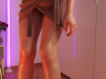 girl
        nina_yv cam image #6071114