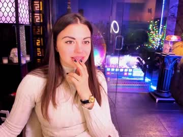 girl
        alma_pearl cam image #1021217