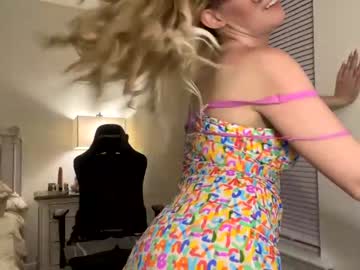 girl
        mariah95 cam image #1523006