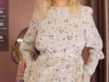girl
        winniewest_ cam image #5590965