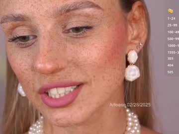 girl
        artease cam image #6237515