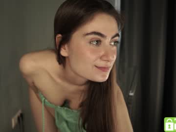 girl
        tessarosse_ cam image #1531464