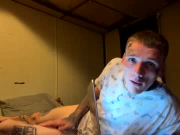 couple
        hollyw66d717 cam image #1794783