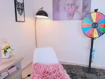 girl
        missniley cam image #6669736