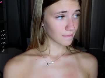 girl
        cute_fox_girl cam image #4663183