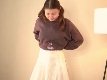girl
        winniewest_ cam image #1409513