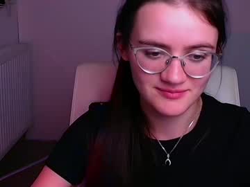 girl
        ketrin_pirsss cam image #5141748