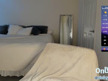 girl
        daisydeville cam image #1672421