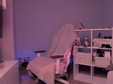 girl
        katkittykate cam image #2229345