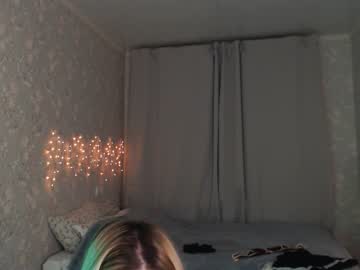 girl
        tendermoon__ cam image #3401427