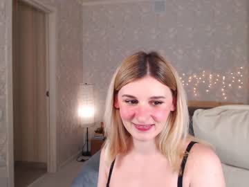 girl
        tendermoon__ cam image #3308666