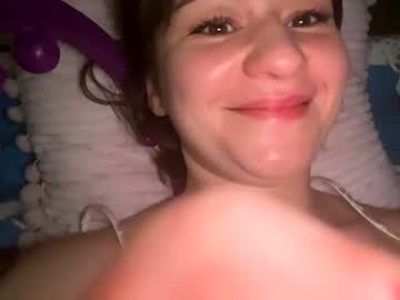 girl
        olive__nextdoor cam image #2420884