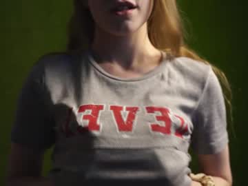 girl
        tinabredley cam image #3307692