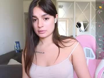 girl
        jessiexxi cam image #5043534