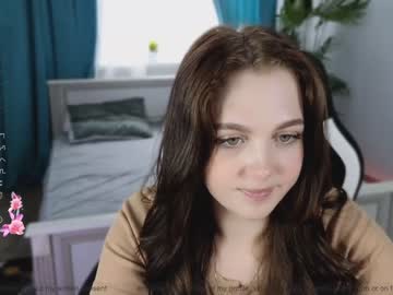 girl
        small_blondee cam image #4260677