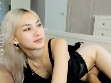 couple
        rosy_kriss cam image #2414370