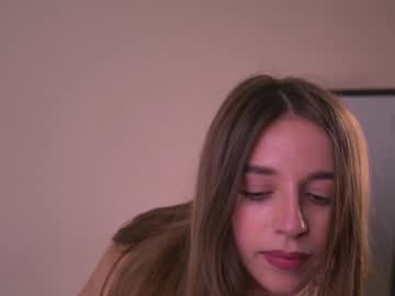 girl
        _webeva cam image #4542073