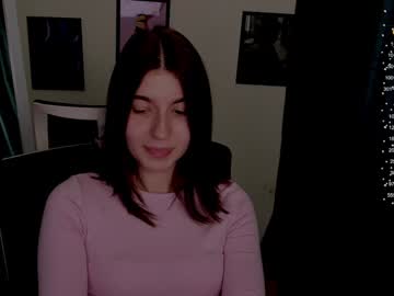 girl
        stacy_cy cam image #5267417