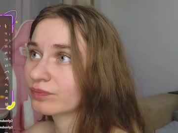 girl
        lolliruth cam image #6779486