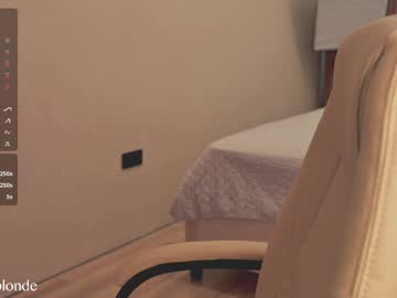 girl
        mia_milagros cam image #5954781