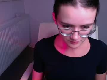 girl
        ketrin_pirsss cam image #5037385