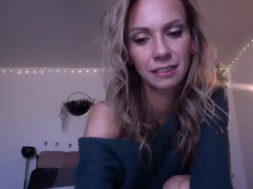 girl
        entheojen cam image #1110769