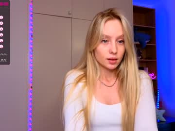girl
        callme_star cam image #1553005