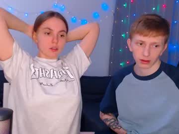 couple
        julsweet cam image #3201568