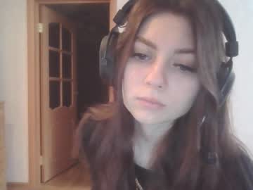 girl
        dawndollins cam image #6265293