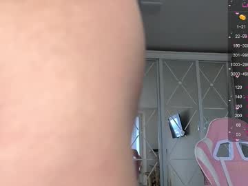 girl
        jessiexxi cam image #5215388